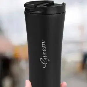 Kişiye Özel Isim Baskılı 500 Ml Çift  Katmanlı 304 Çelik Kaydırmaz Taban Araç Termos Mug Coffee - Siyah